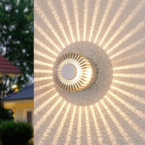 Lucande Hliníkové vonkajšie nástenné svetlo Lennias s LED